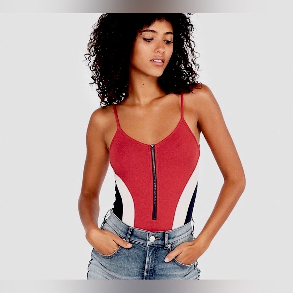EXPRESS red plunging front zip up thong bodysuit, color block adj straps NEW L